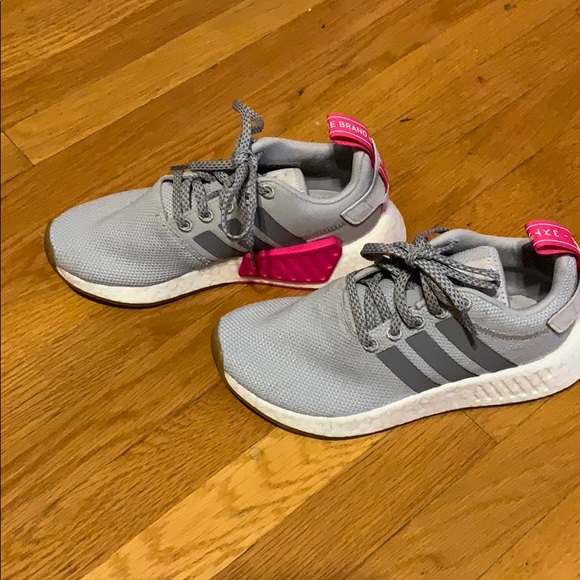 ADIDAS ORG WOMEN'S NMD R2 - GREY/PINK - Picture 2 of 5